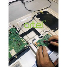 Мастера ремонтируют телевизор Artel в сервисном центре ICEBERG в городе Нур-Султан